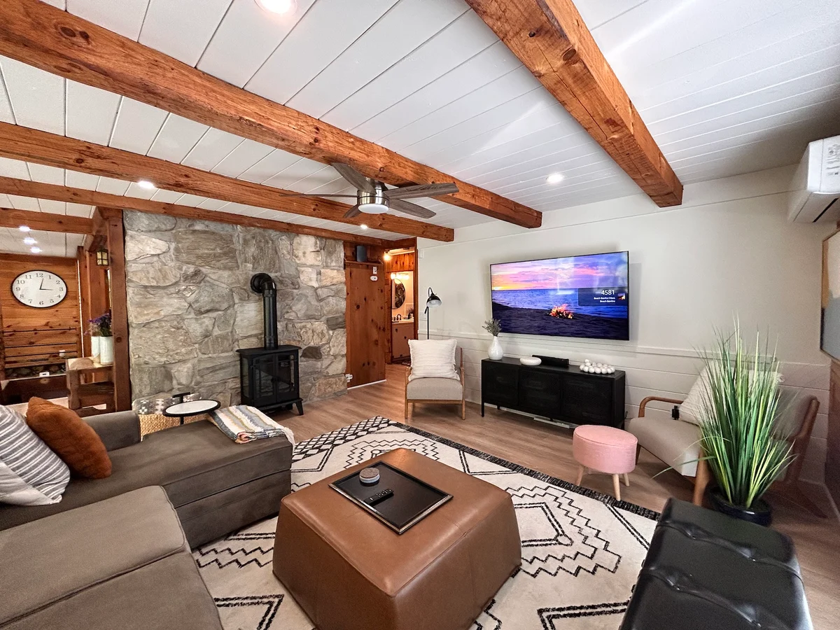 Home in Alford property photo 5