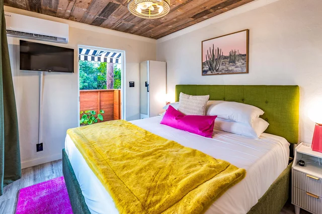 Bedroom image 1