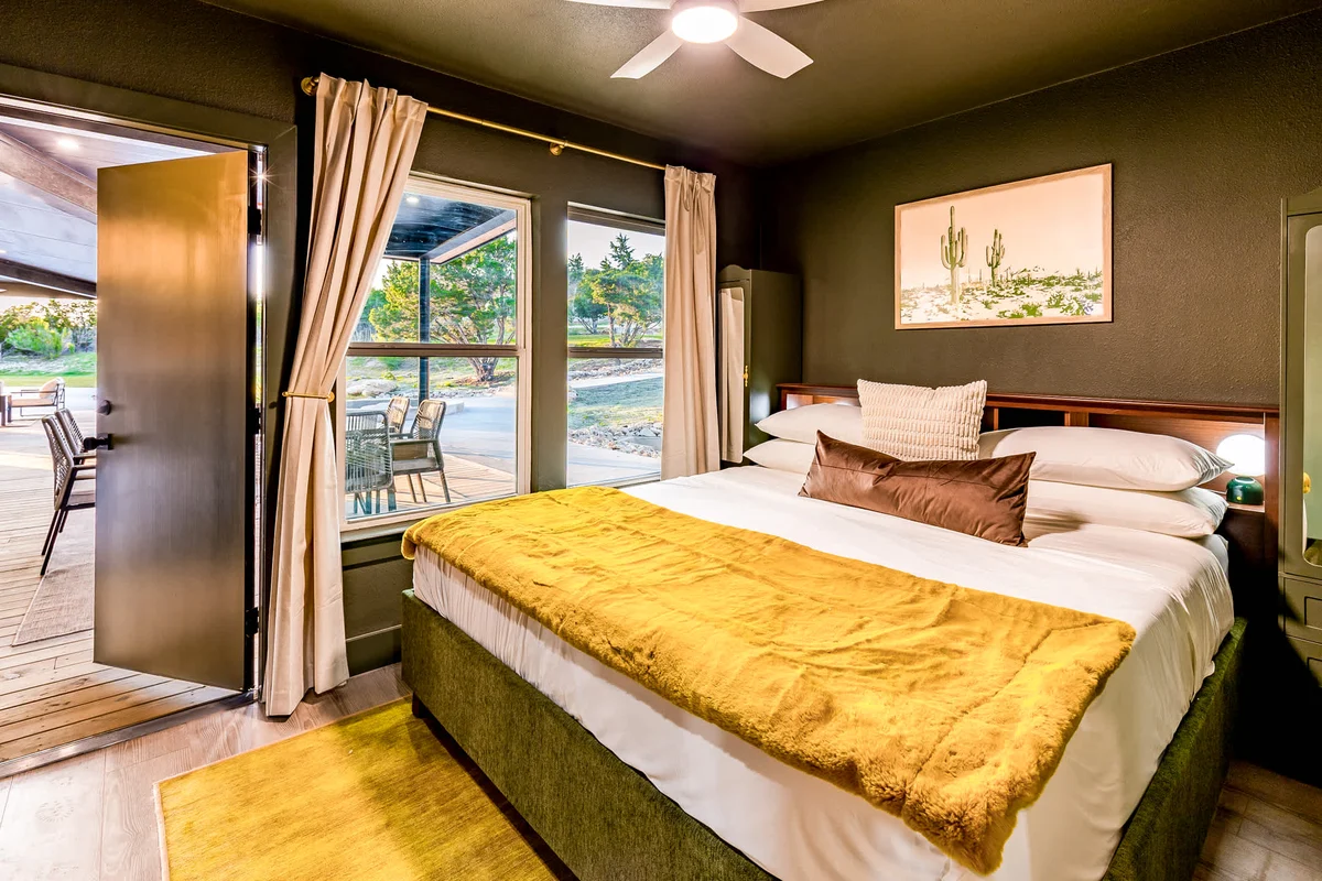 Bedroom image 1