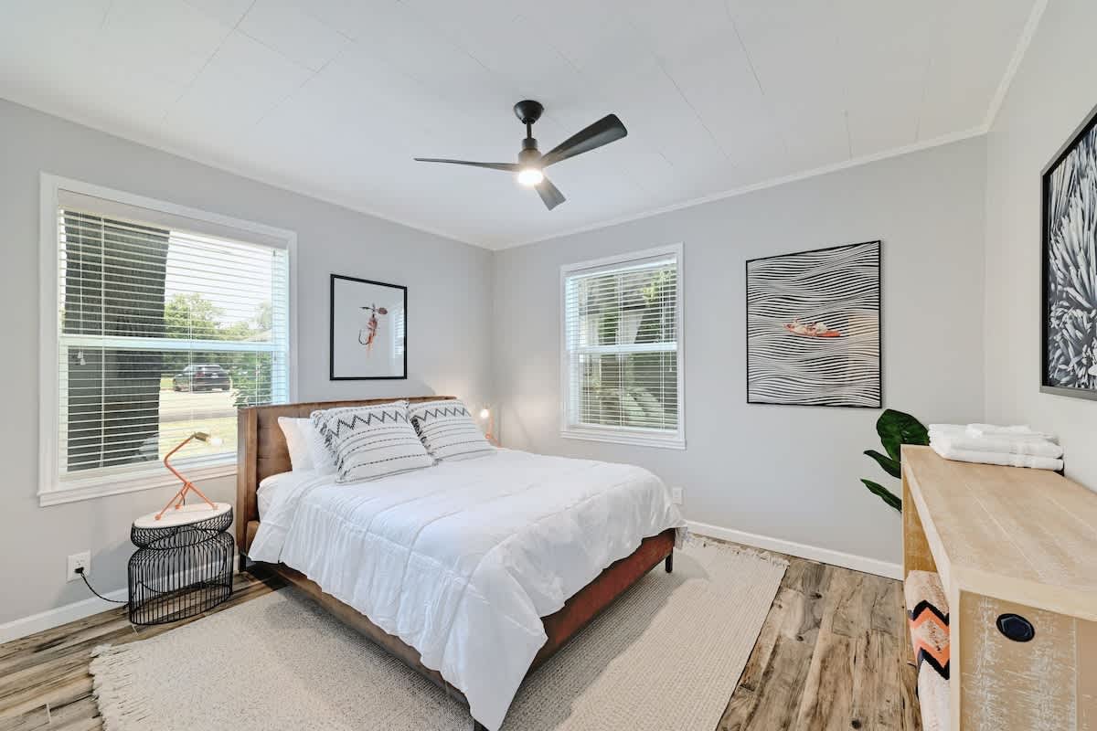 Bedroom image 1