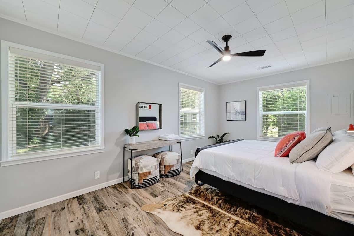 Bedroom image 1