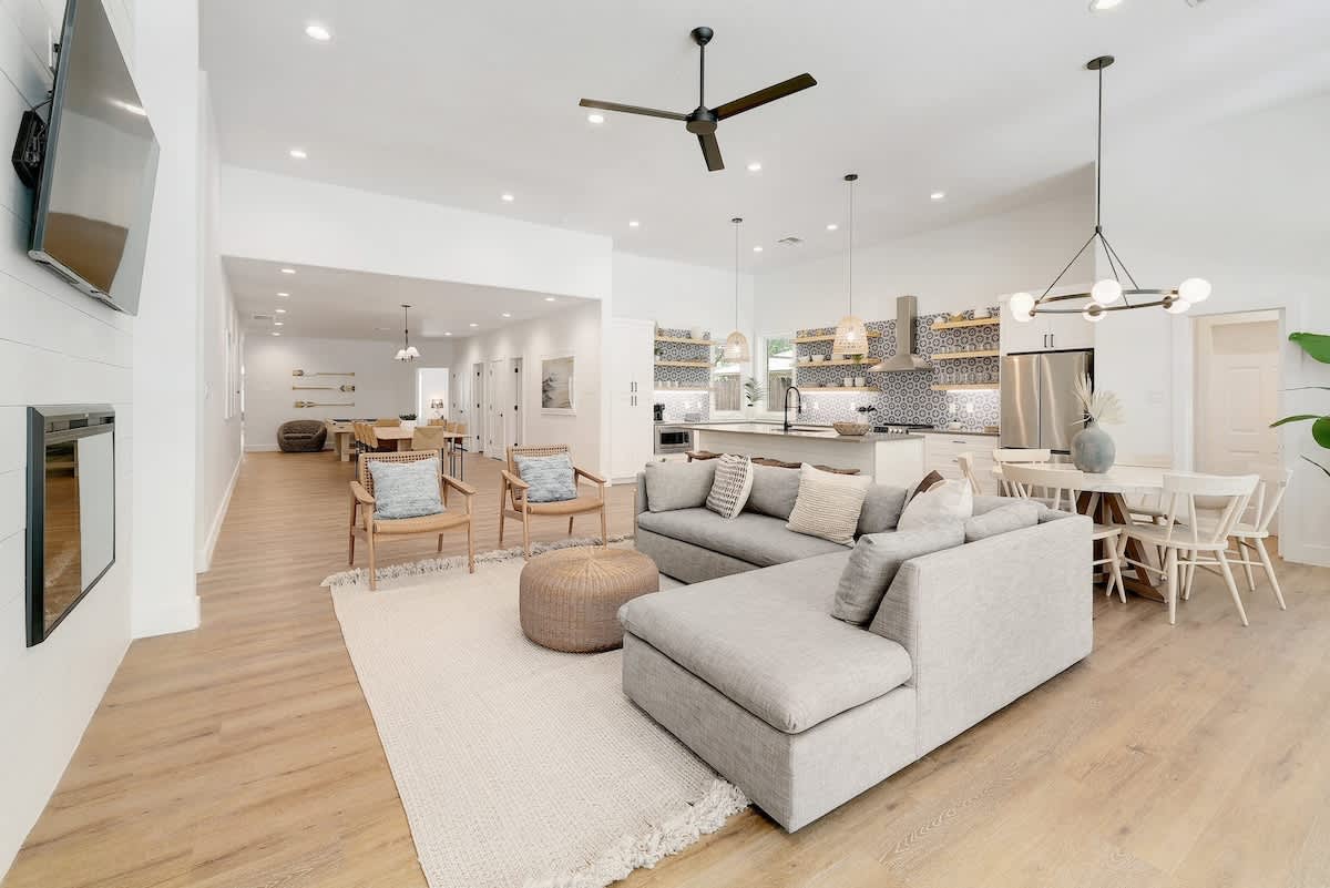 Home property photo 3