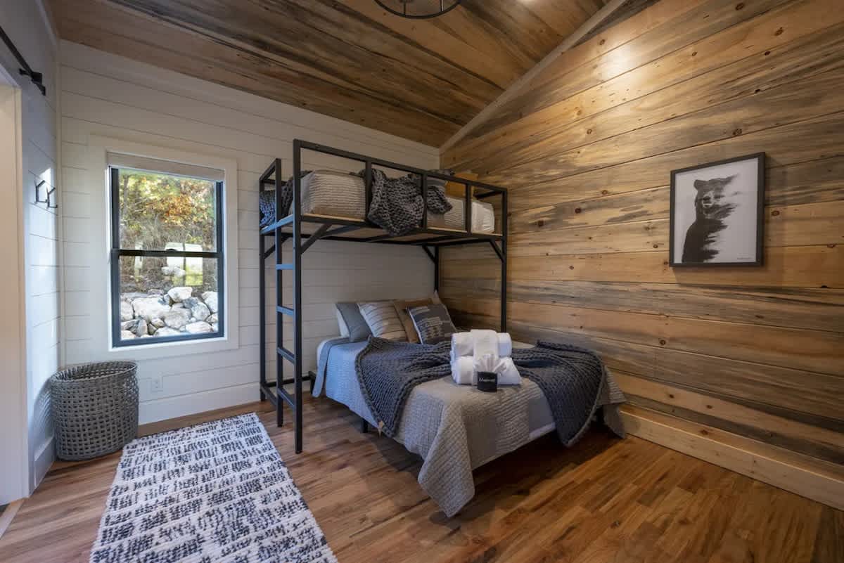 Bedroom image 1