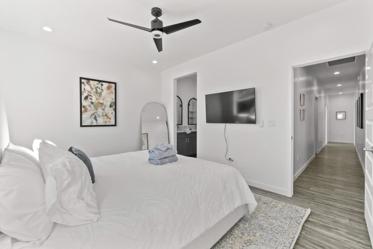 Bedroom image 1