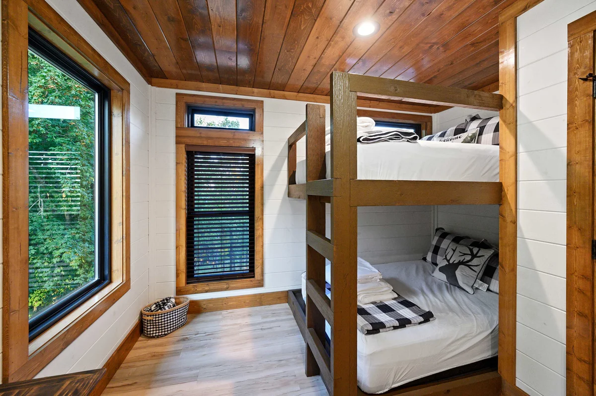 Bedroom image 1