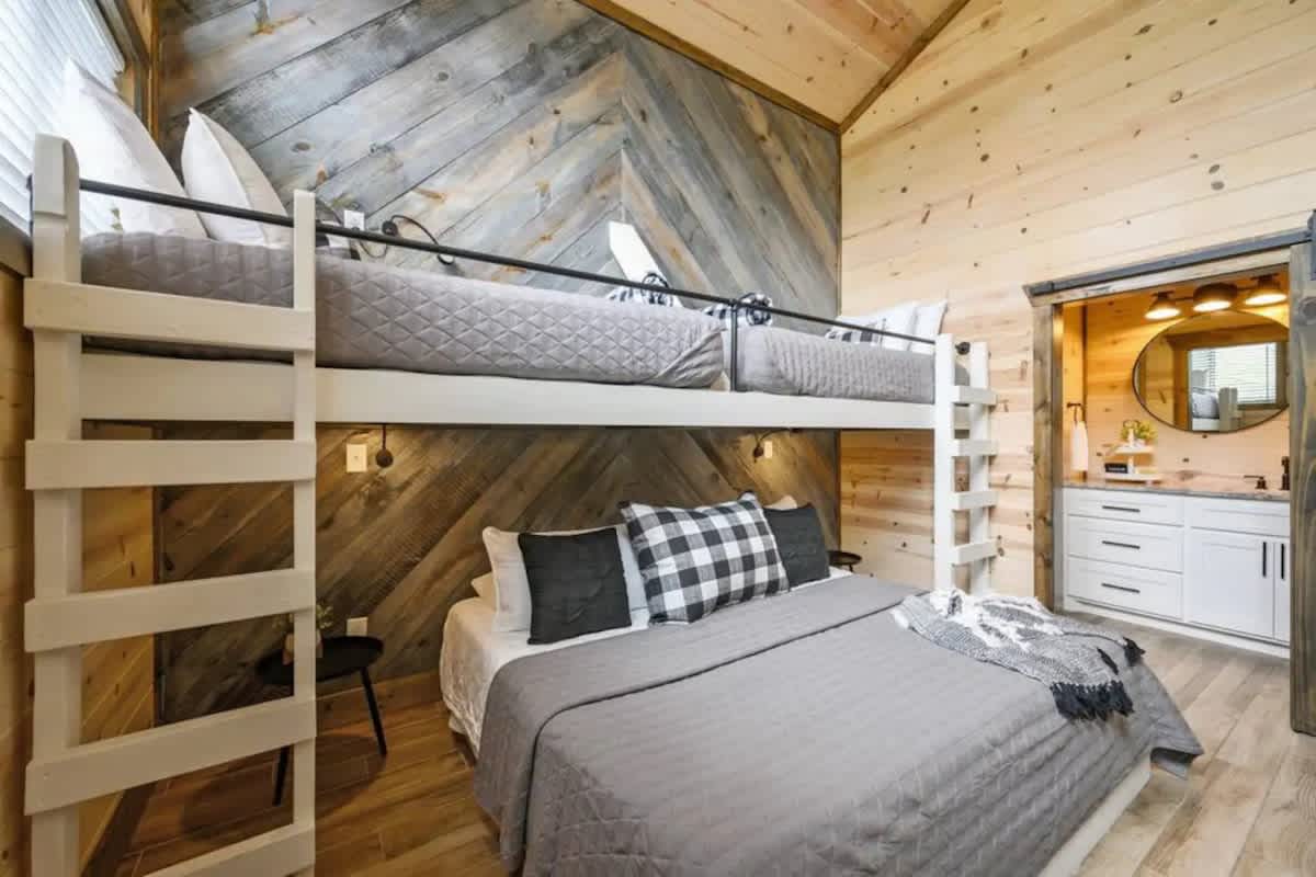 Bedroom image 1