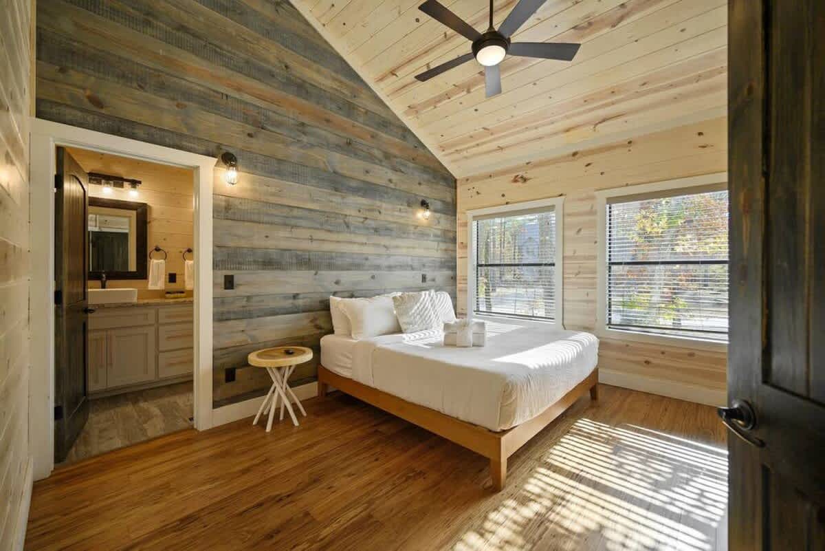 Bedroom image 1