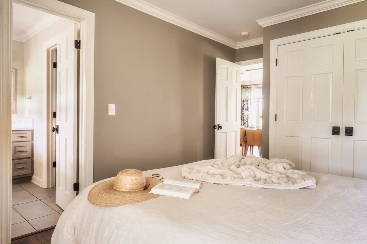 Bedroom image 1