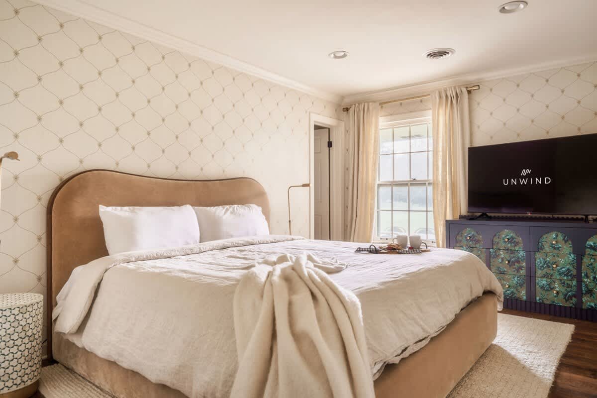 Bedroom image 1