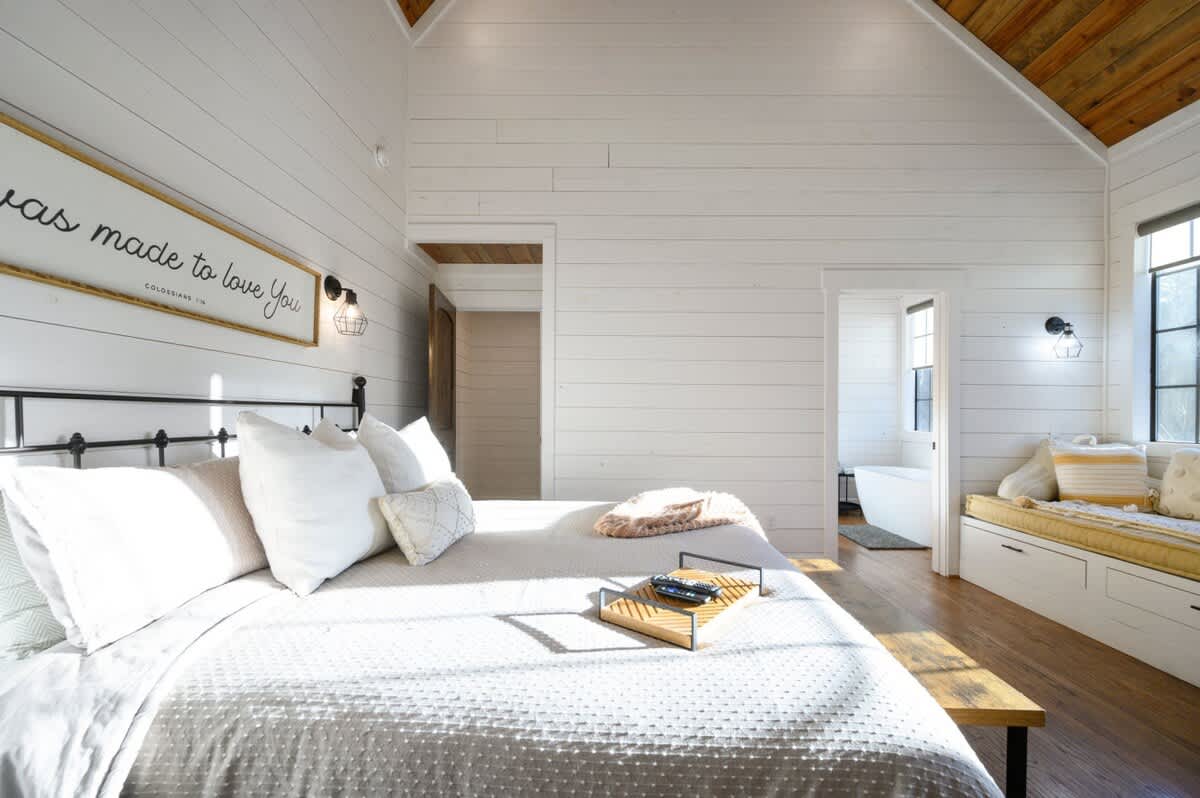 Bedroom image 1