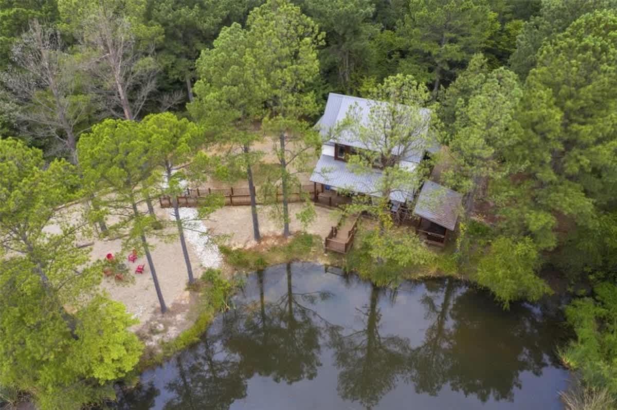 Property in Broken Bow property photo 3