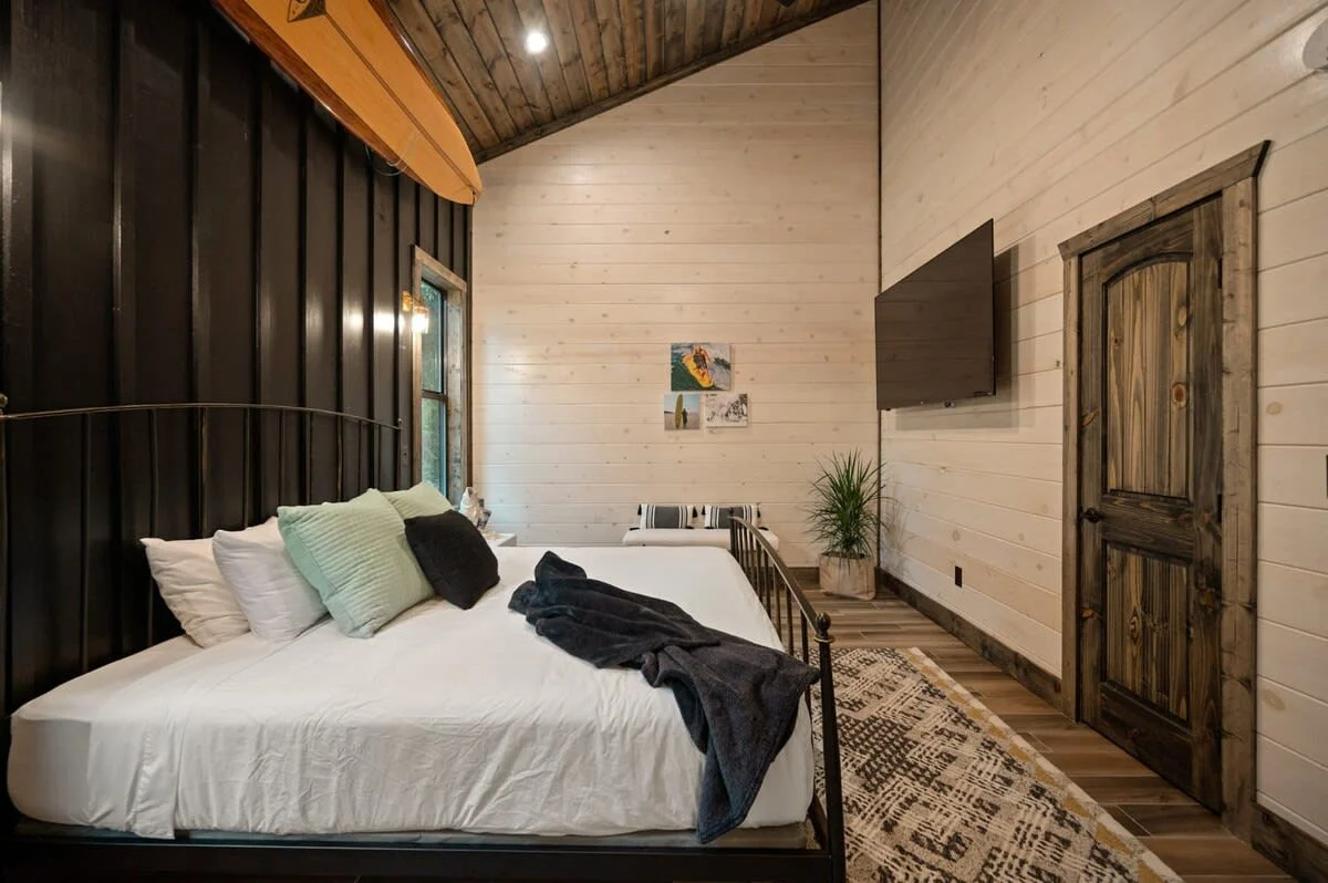 Bedroom image 1