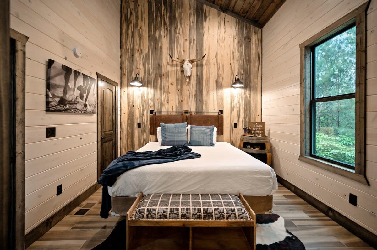 Bedroom image 1