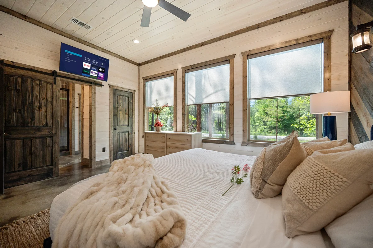 Bedroom image 1
