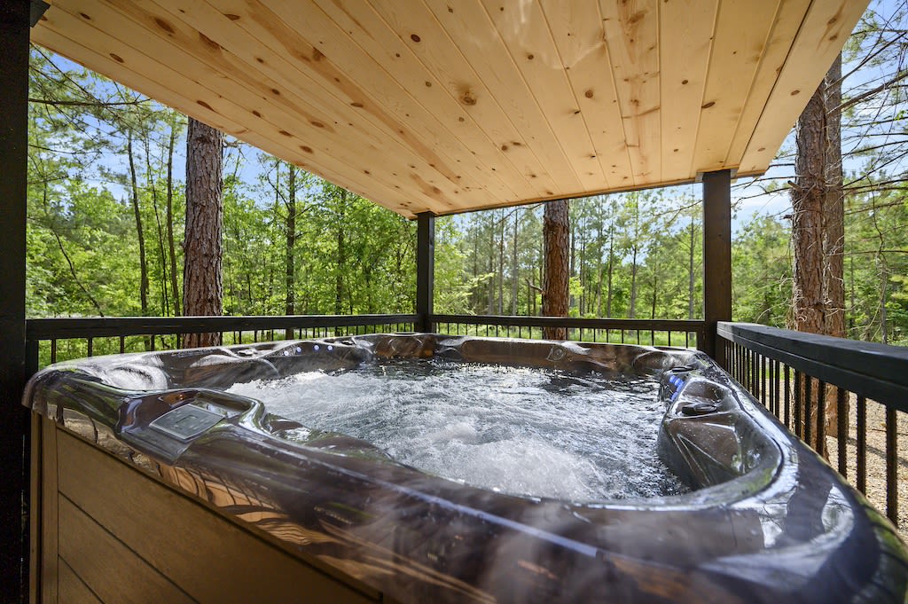 New Hang Loose Hot Tub, Firepit, Arcade, Playset property photo 3