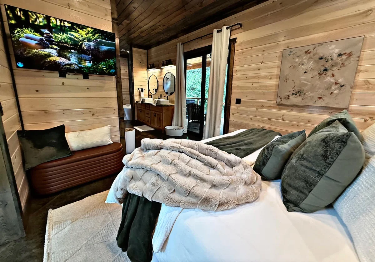 Bedroom image 1