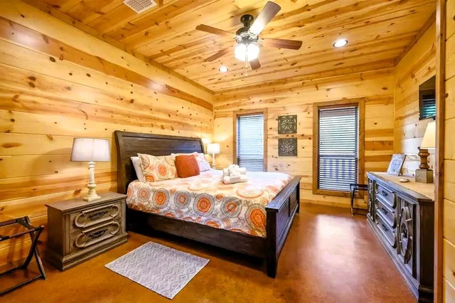 Bedroom image 1