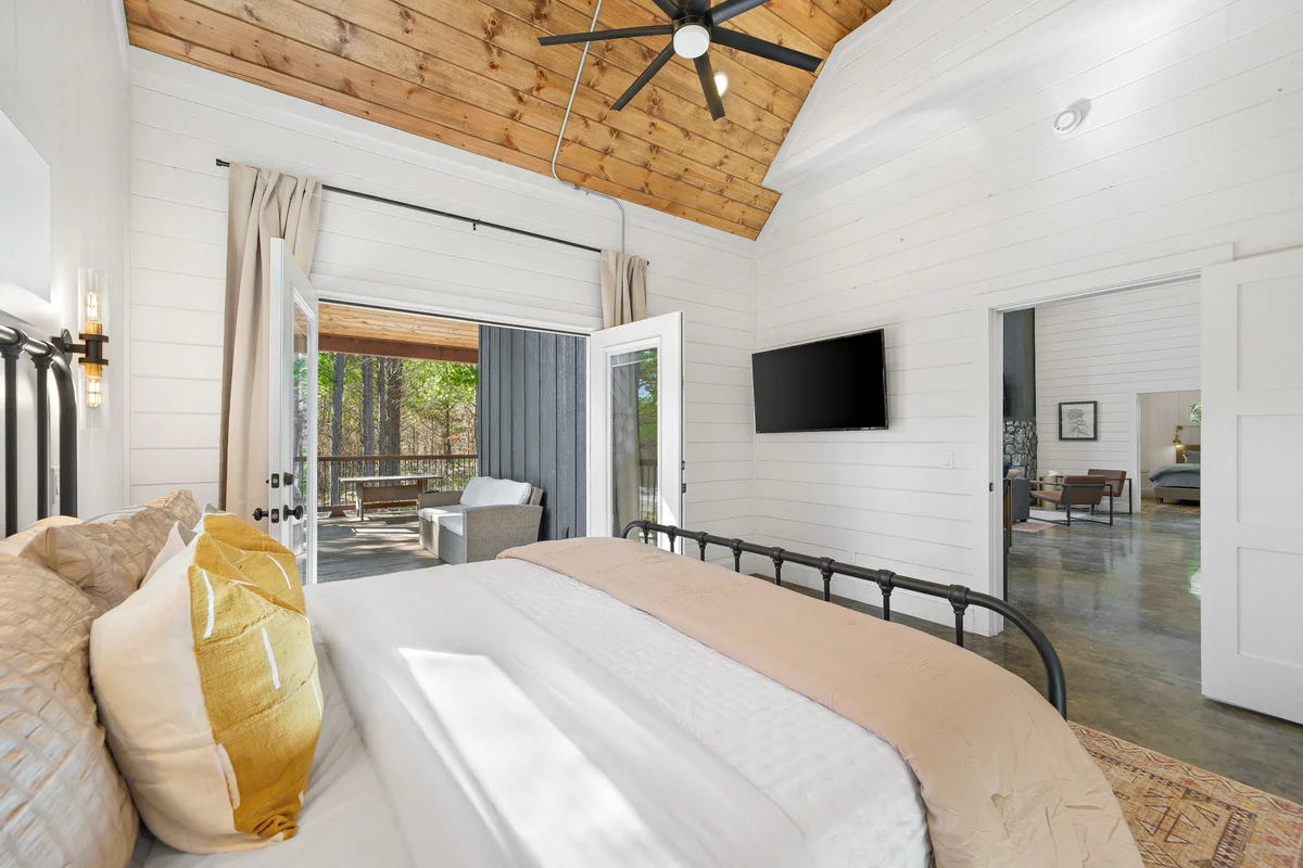 Bedroom image 1