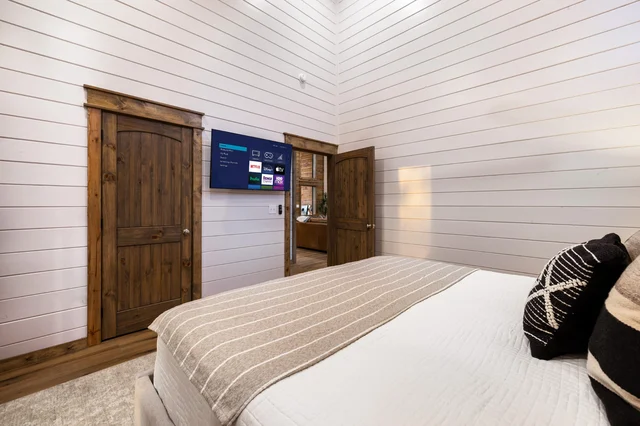 Bedroom image 1