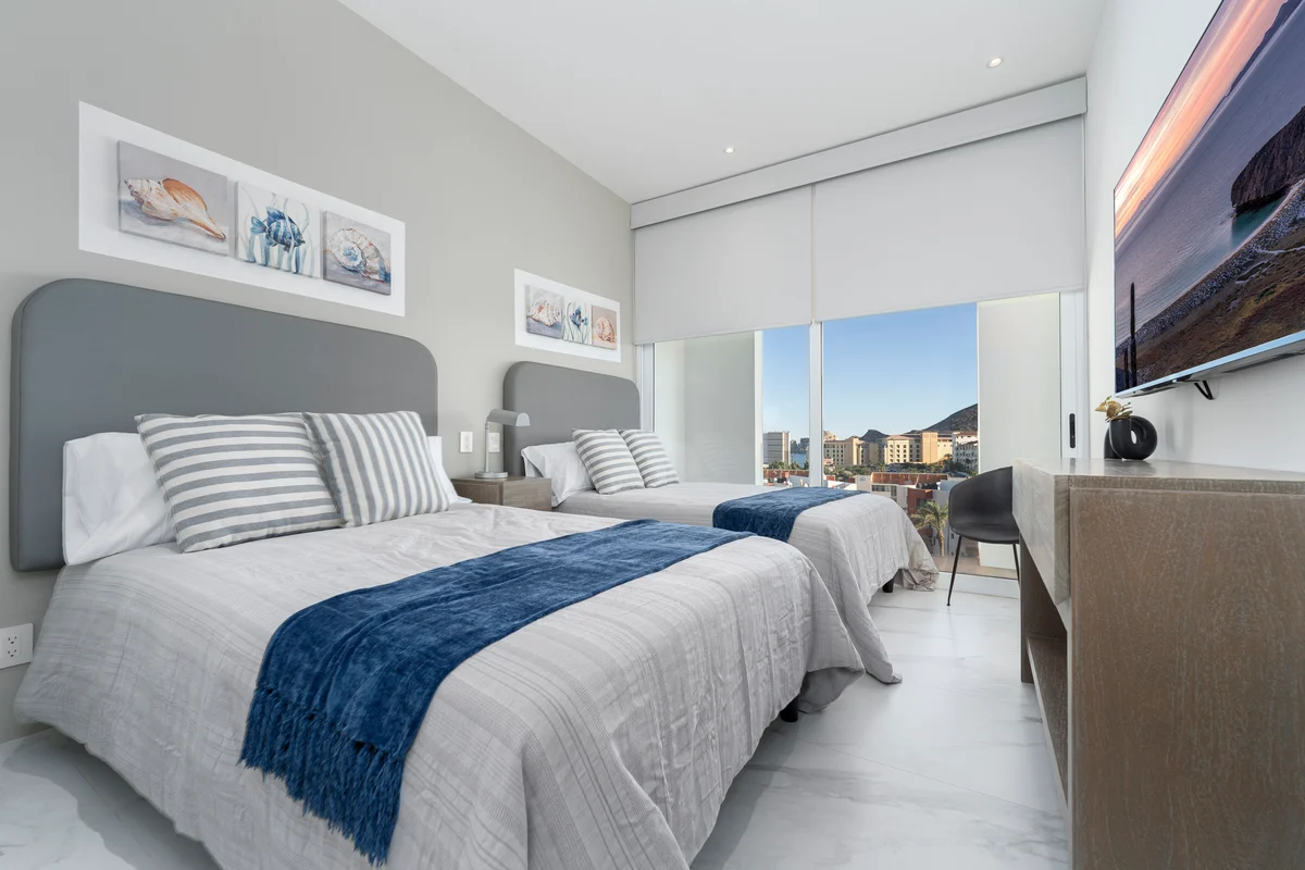 Bedroom 1 image 1