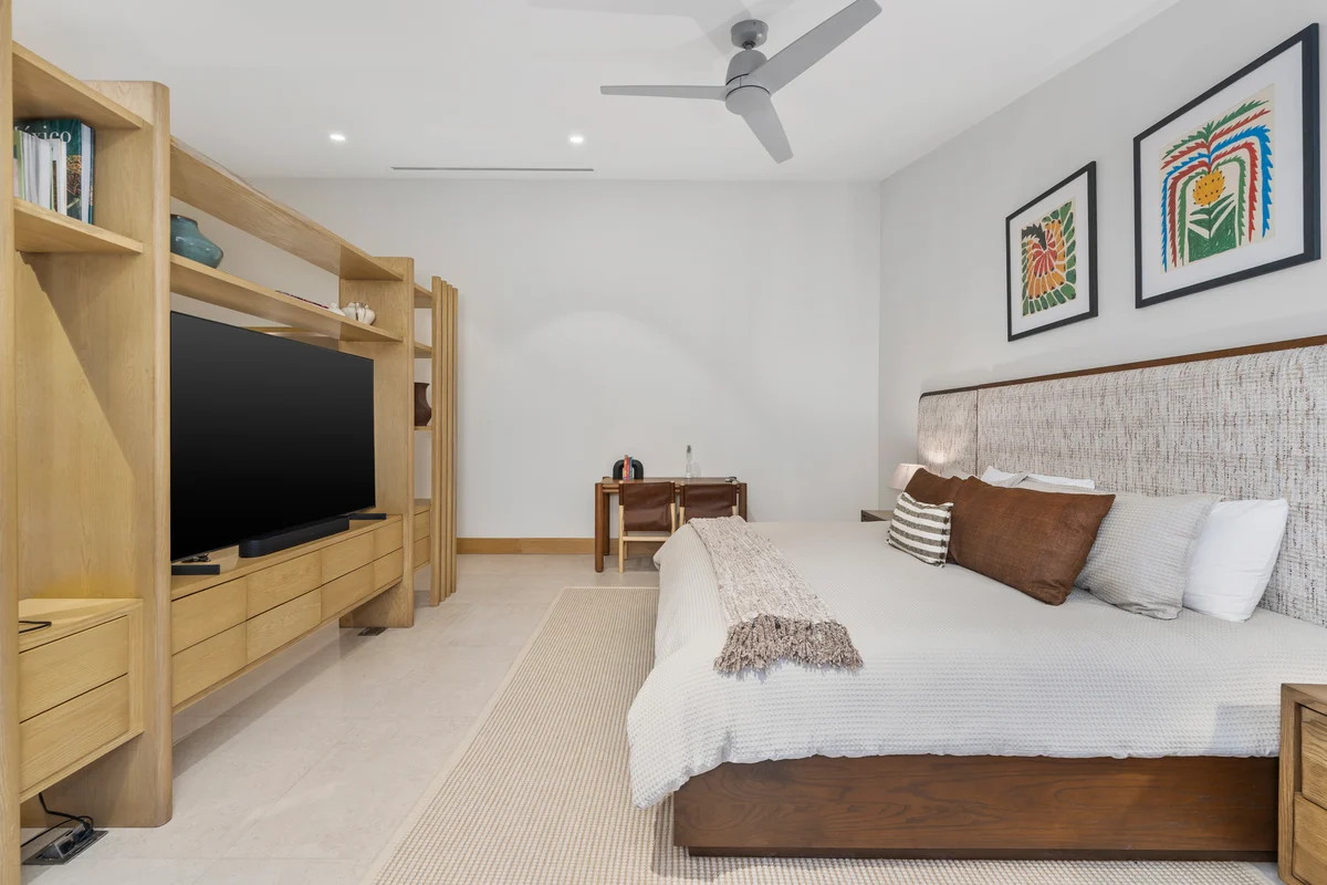 Bedroom 10 image 1