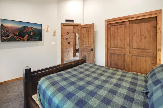 Bedroom image 1