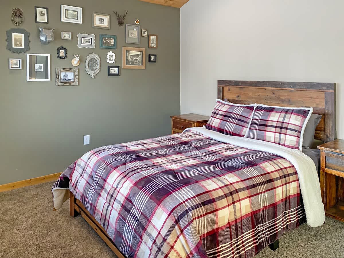 Bedroom image 1