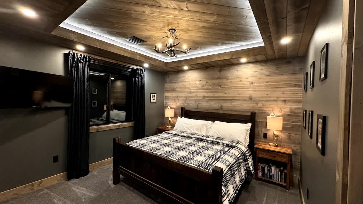 Bedroom image 1