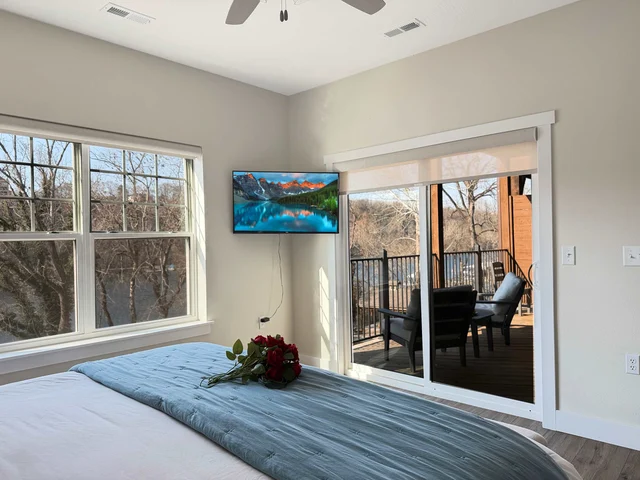 Bedroom 1 image 1