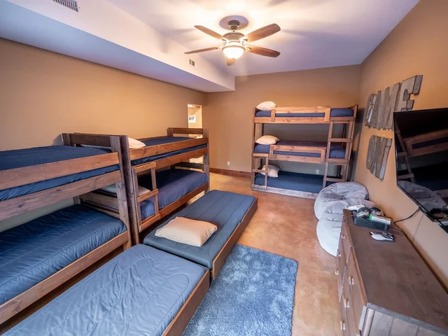 Bedroom 11 image 1