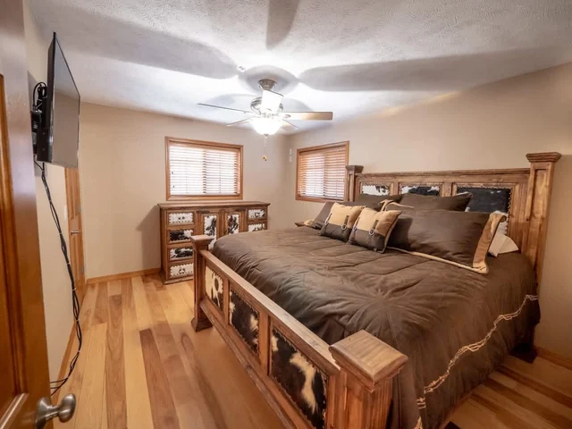 Bedroom 10 image 1