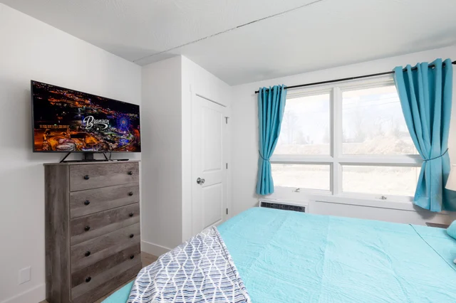 Bedroom 1 image 1