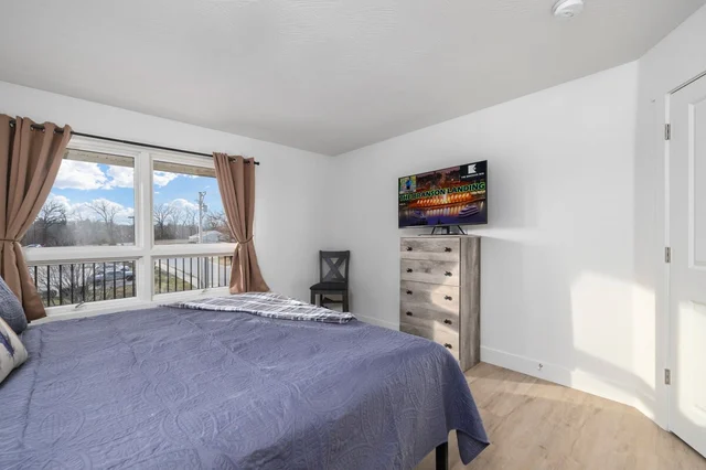 Bedroom 1 image 1