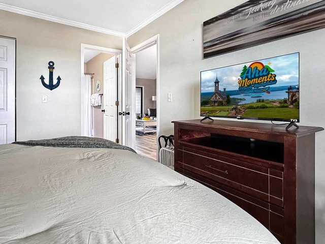 Bedroom 1 image 1