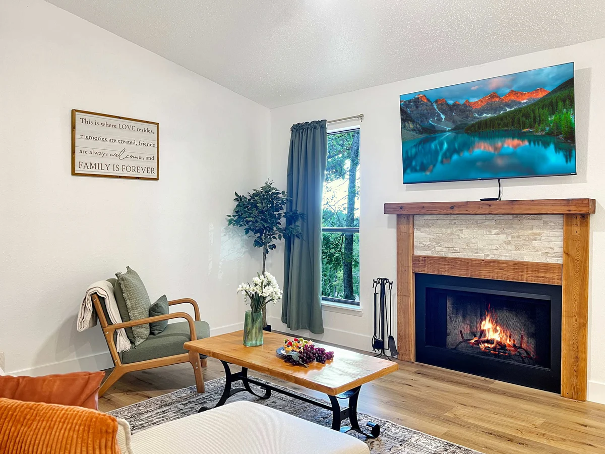 Secluded cabinesque condo resort pool, boat launch property photo 1