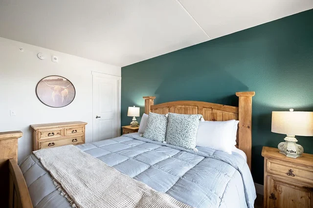 Bedroom 1 image 1