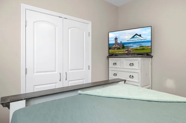 Bedroom 1 image 1