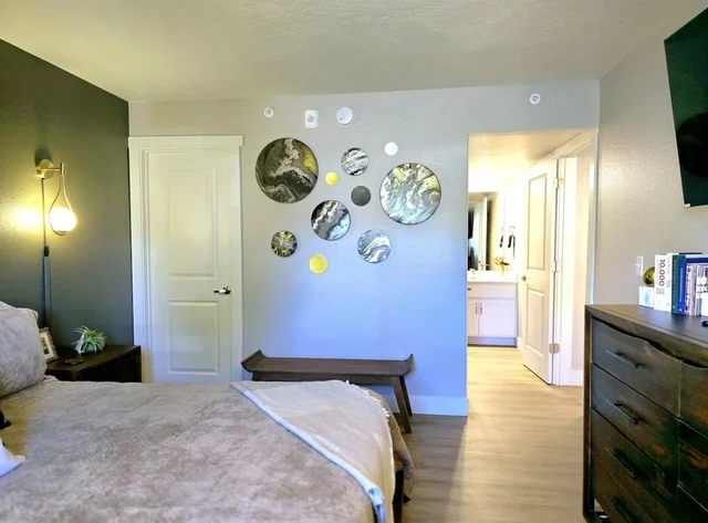 Bedroom 1 image 1