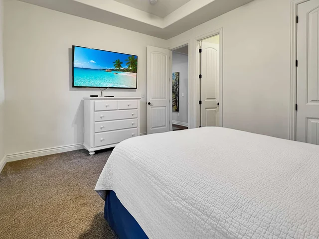 Bedroom 3 image 1