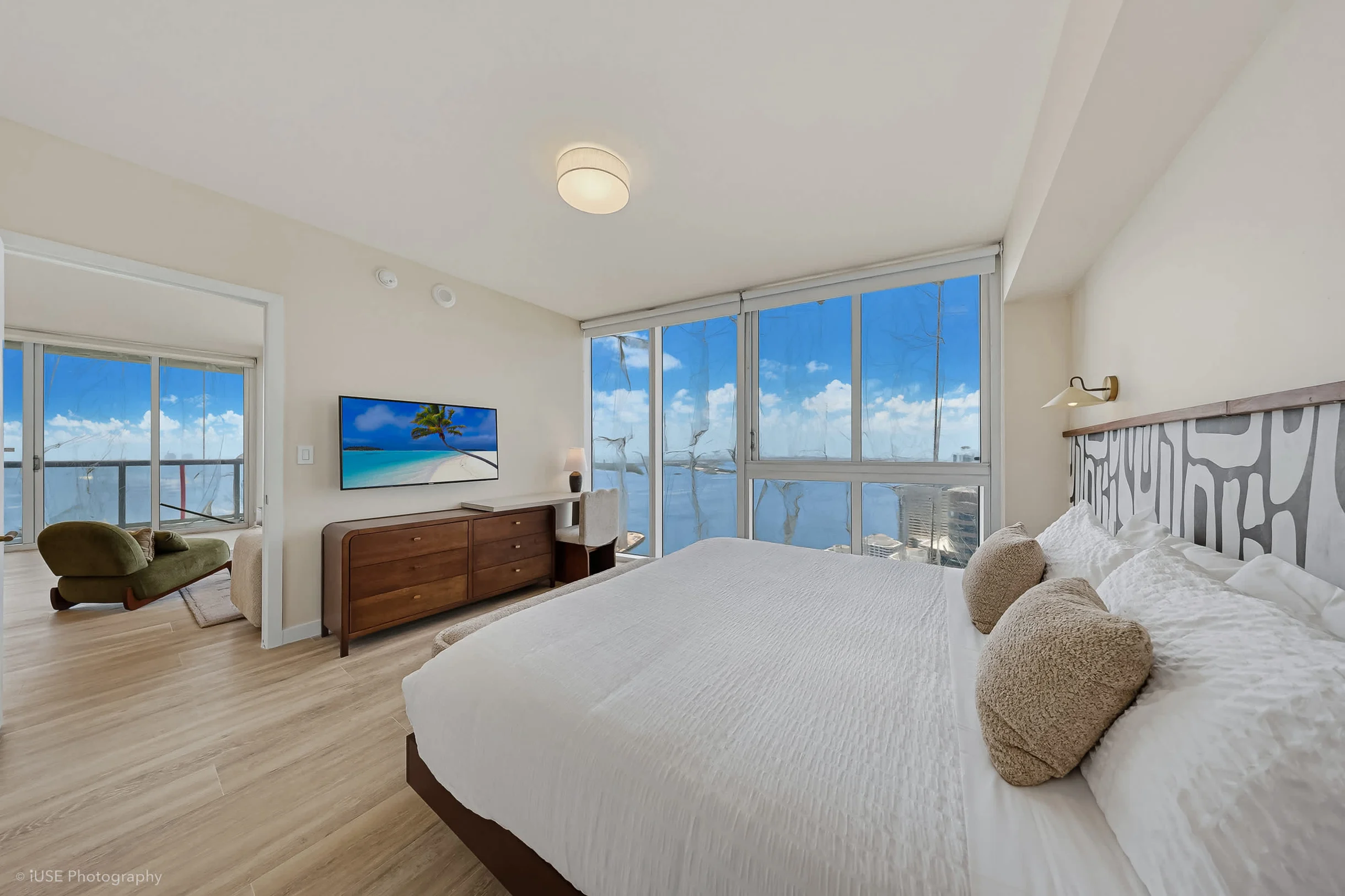 Condo in Miami property photo 2