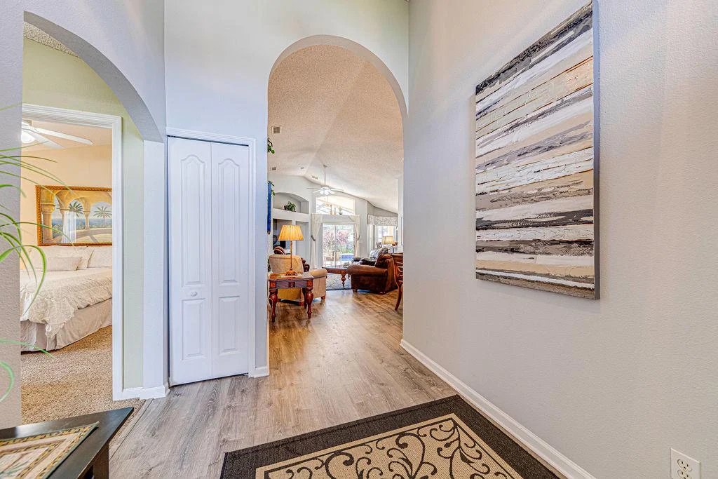 Stunning 3 bed former model home (329656)