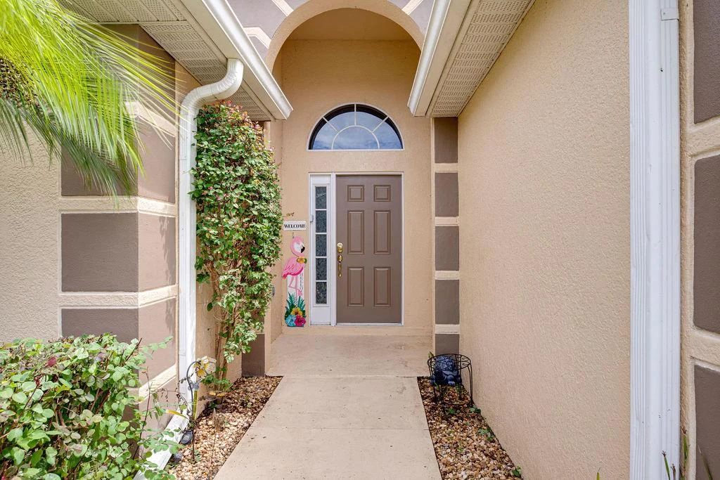Stunning 3 bed former model home (329656)