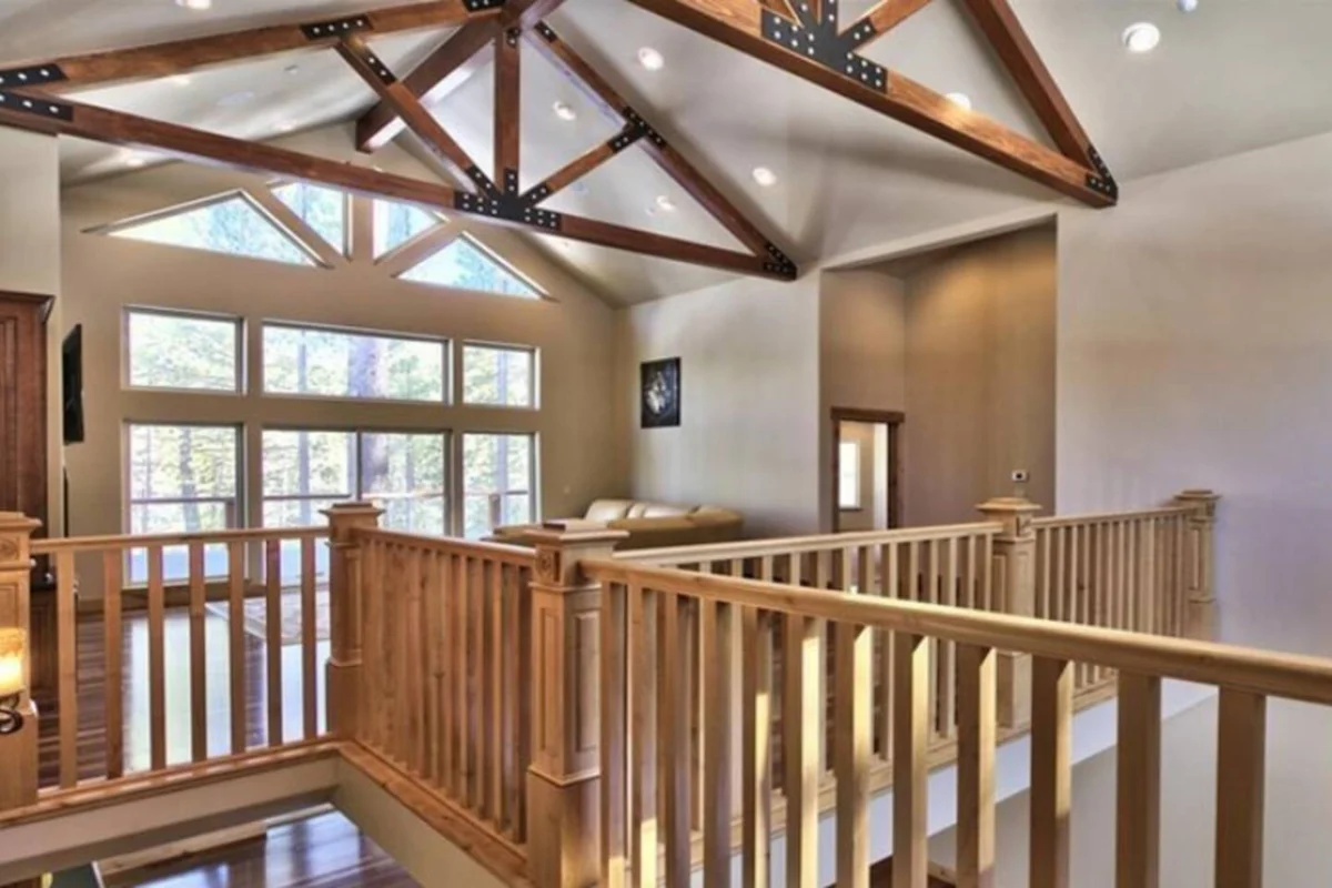 Home in South Lake Tahoe property photo 2