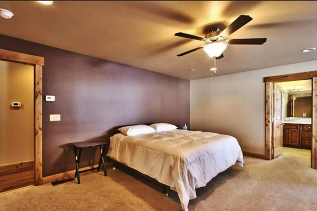 Bedroom 2 image 1