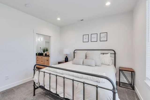 Bedroom 3 image 1