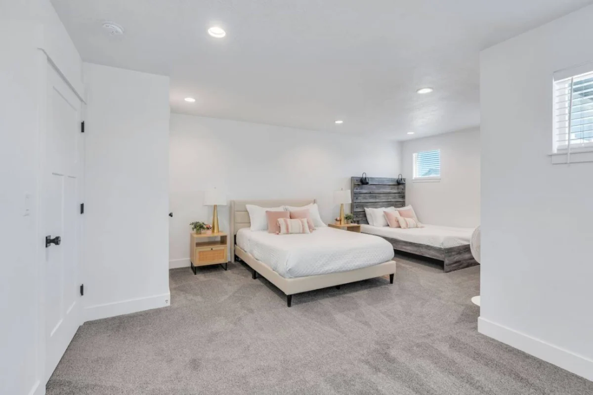 Bedroom 1 image 1