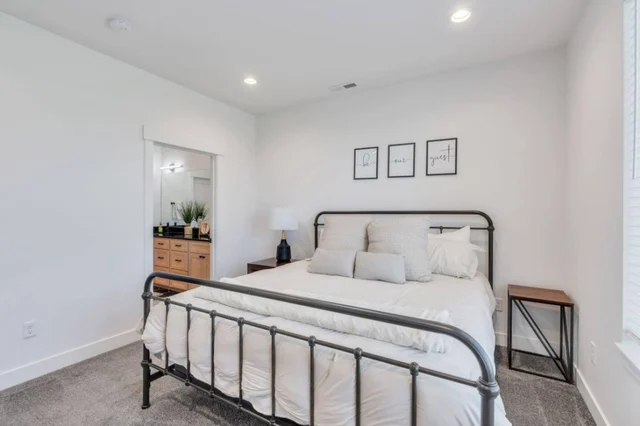 Bedroom 3 image 1