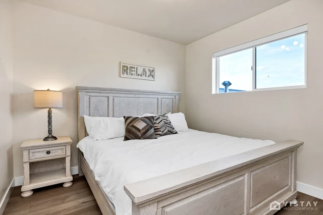 Bedroom 5 image 1