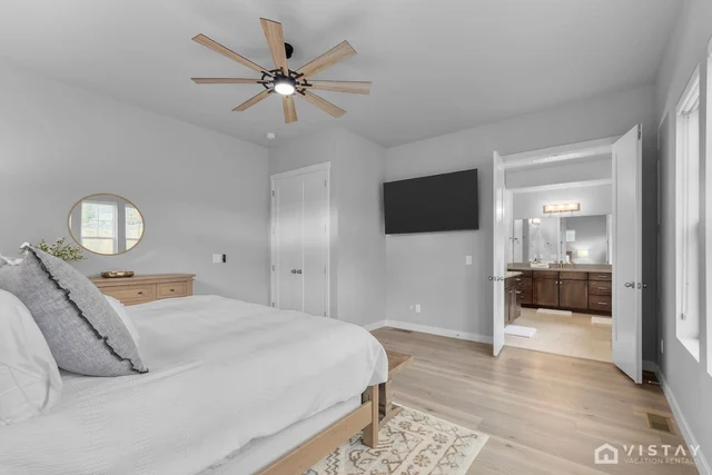 Bedroom 3 image 1