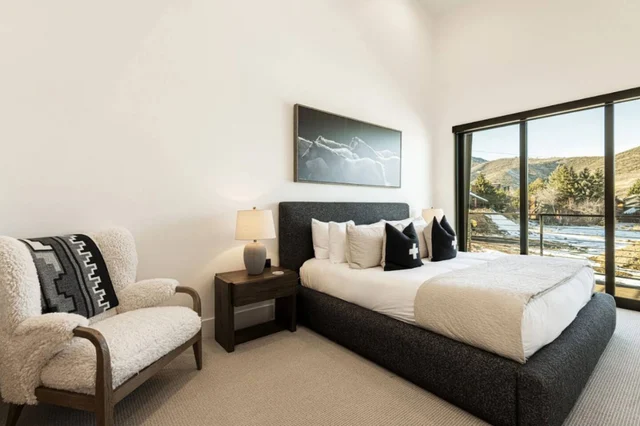 Bedroom 1 image 1